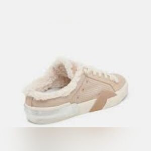 Size. 7,5. DOLCE. VITA. Women's Tan Casual Sneakers